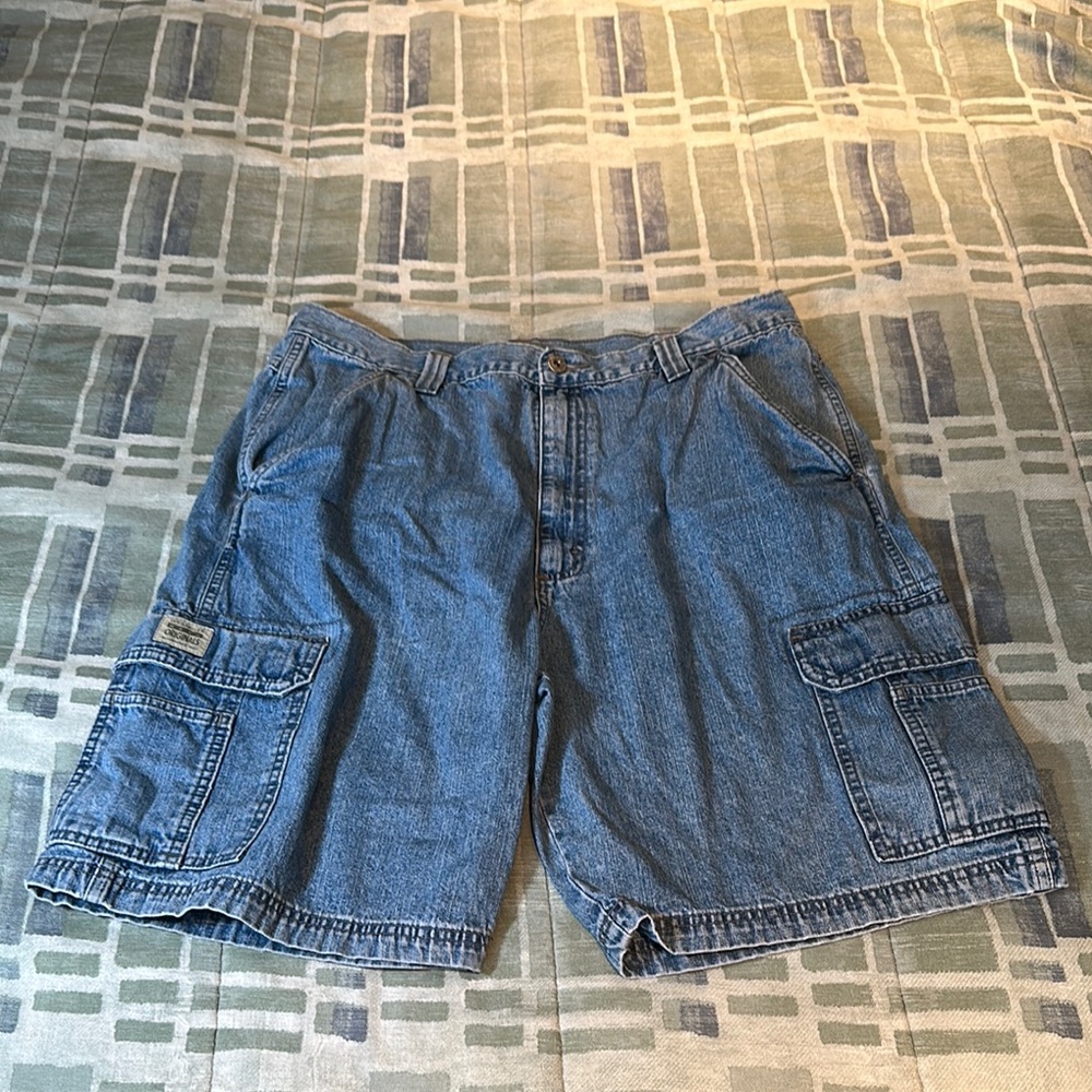Men's Wrangler Blue Denim Cargo Shorts sz 36